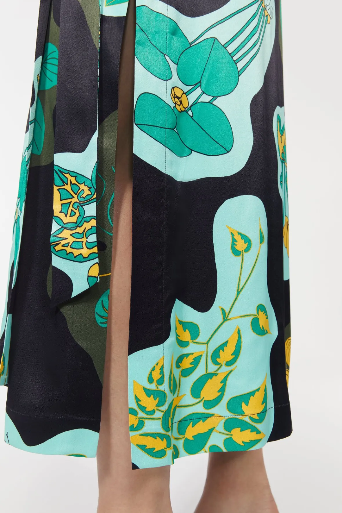 Rodebjer Mabelin Cape Leaf Best